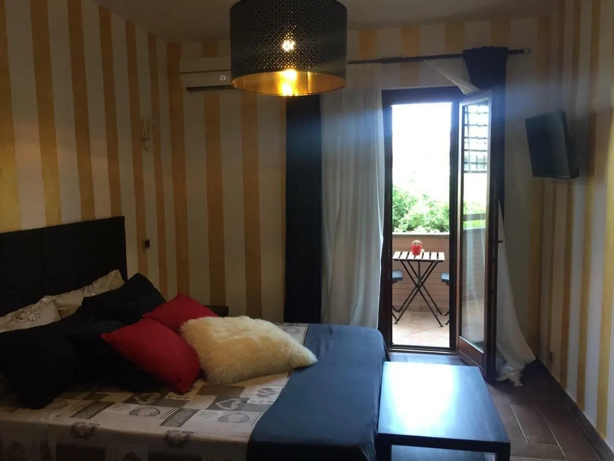Hotel Fiumicino A57 Banano