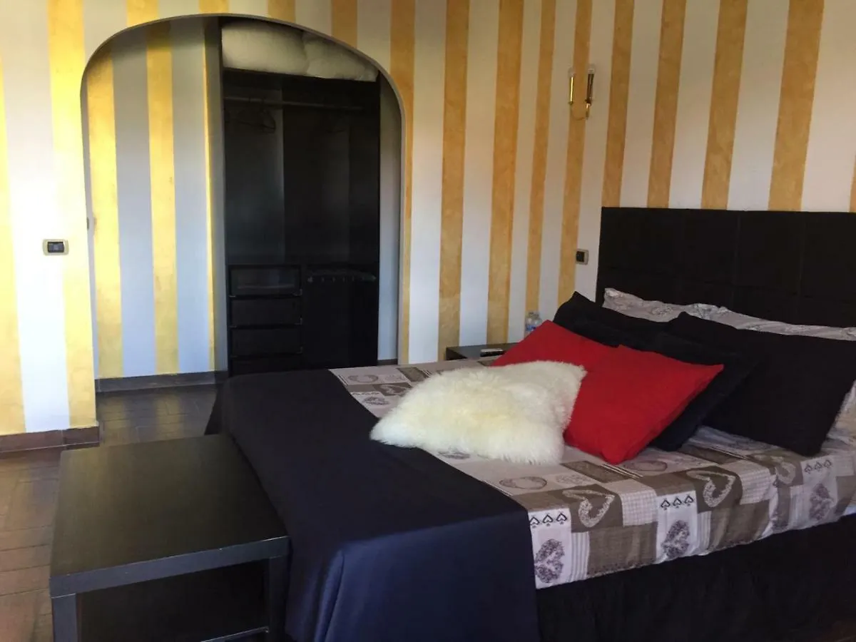 Hotel Fiumicino A57 Banano 0*,